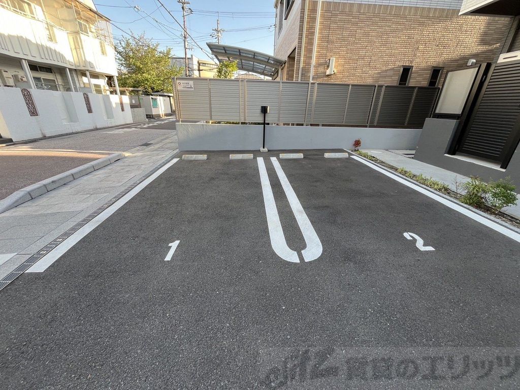 駐車場　駐車場
