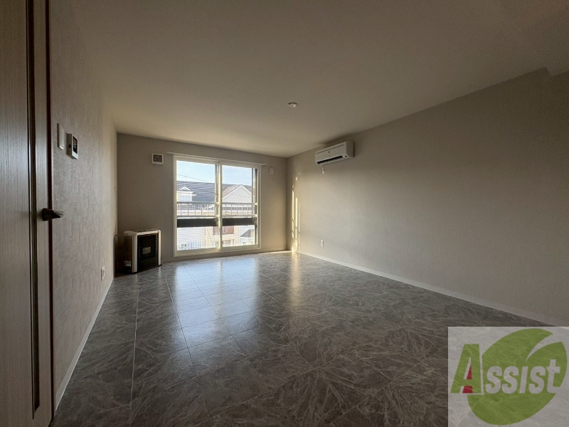 居室・リビング　広々としたリビングですね。使い勝手がよさそうですね！