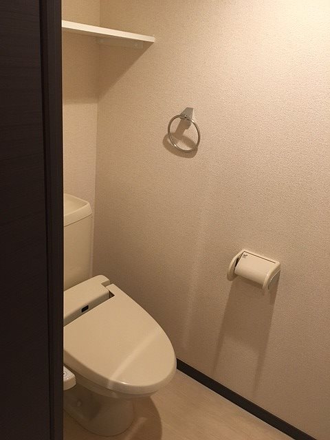 トイレ　同建物別室画像です。