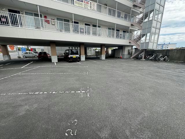 駐車場　駐車場