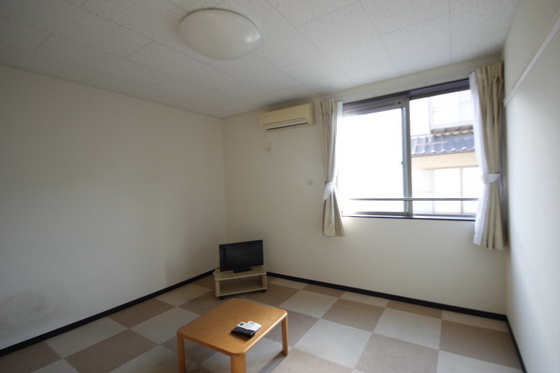 居室・リビング　※別号室の写真です