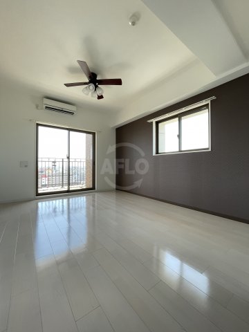 居室・リビング　Luxe難波西III（ラグゼ難波西III）8.9帖の広いお部屋で