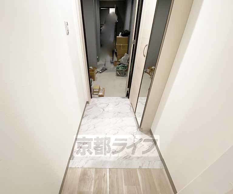 玄関　高級感のある玄関で、シューズＢＯＸも完備しています。