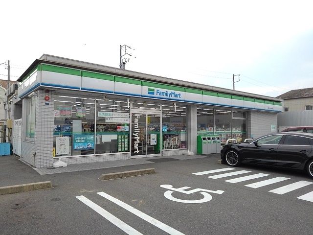 コンビニ　ファミリーマート泊山崎店（コンビニ）まで370m