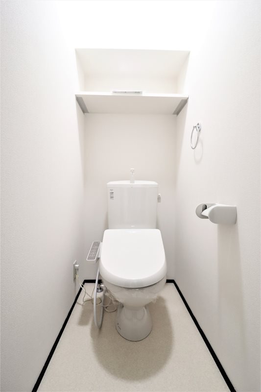 トイレ　温水洗浄便座付きのトイレ