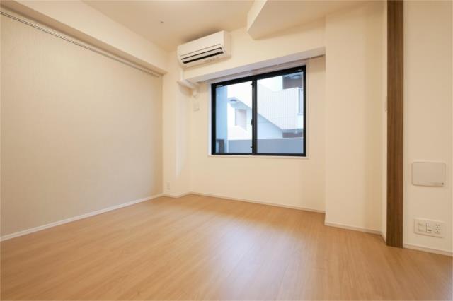 その他部屋・スペース　広くて明るい寝室