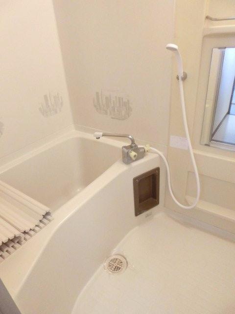 バス・シャワールーム　※同タイプの別の部屋の写真です。