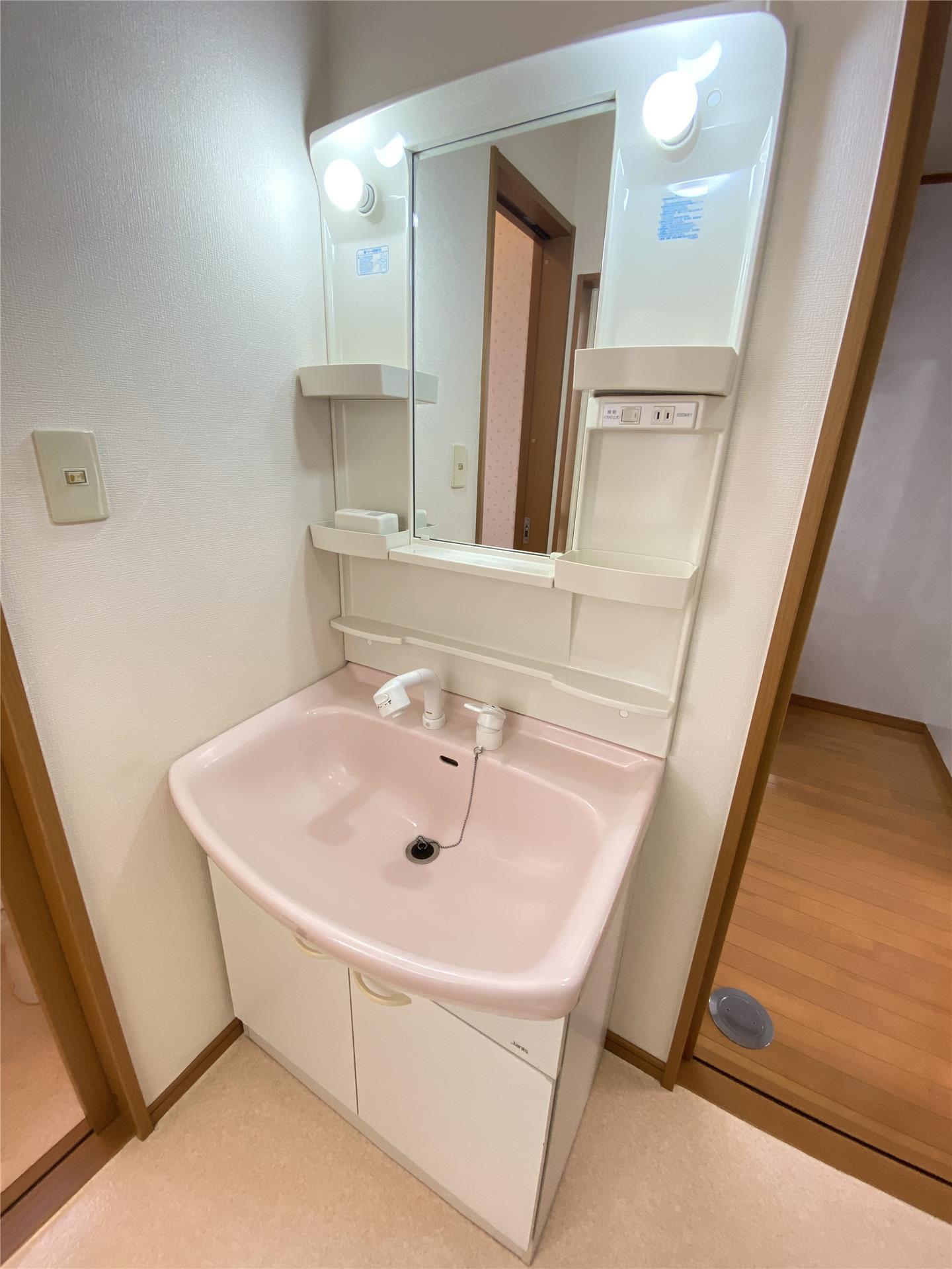 洗面設備　洗髪洗面化粧台