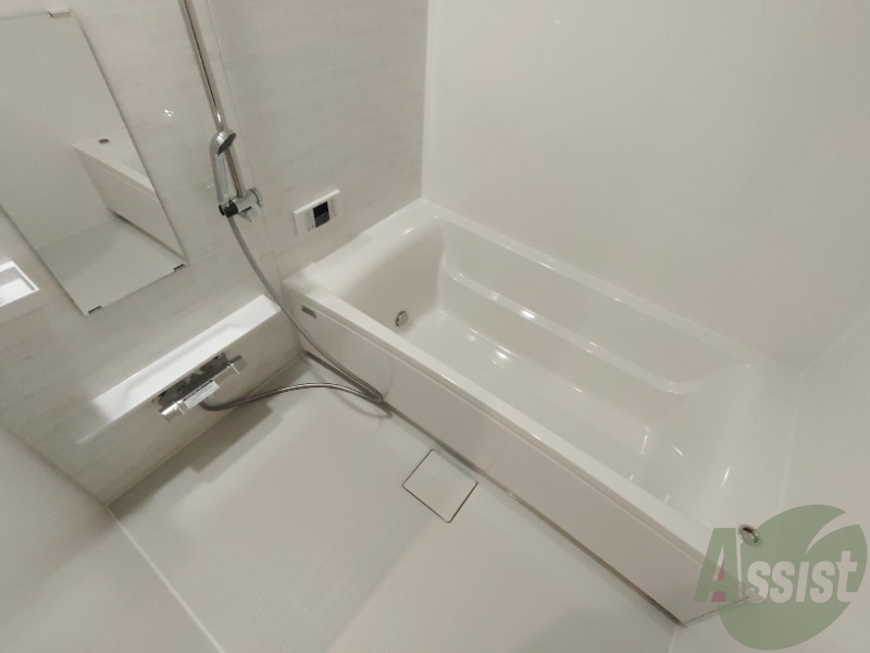 バス・シャワールーム　浴室は綺麗で追い焚きも付いて気持ちよくお過ごしいただけます。