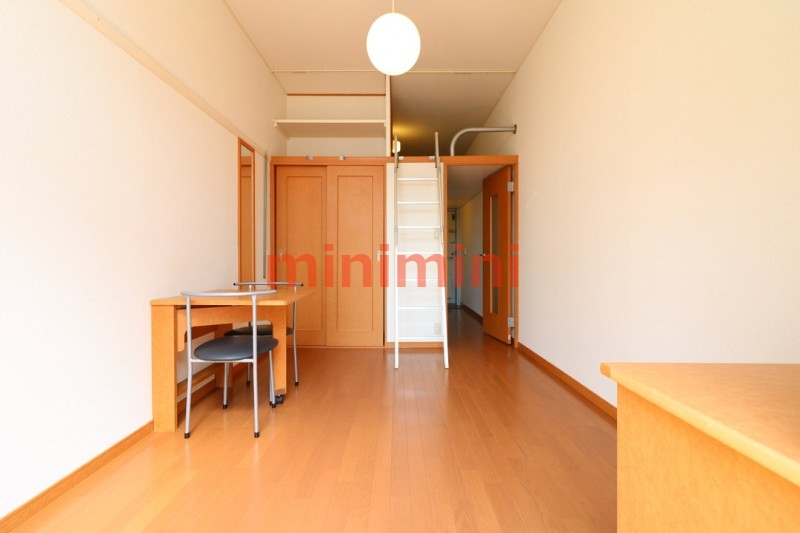 居室・リビング　※同タイプ物件の室内写真です