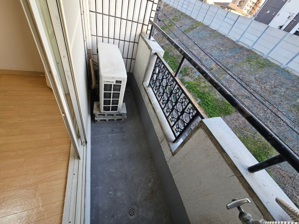 バルコニー　バルコニー