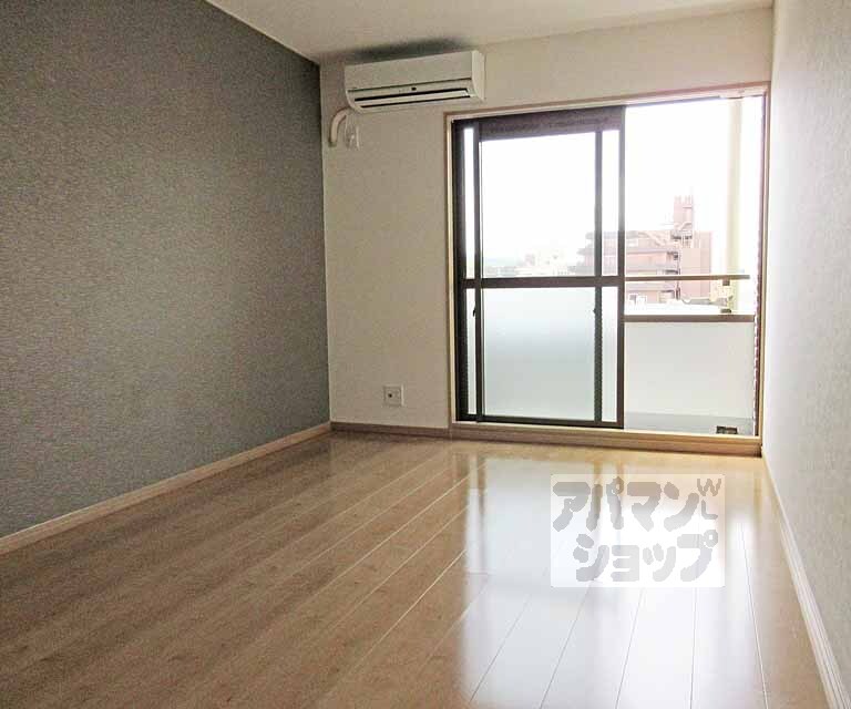 居室・リビング　広々としたお部屋です！