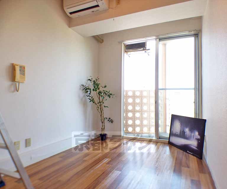 居室・リビング　北大路、北山どちらにも近いお手頃価格のワンルームです。