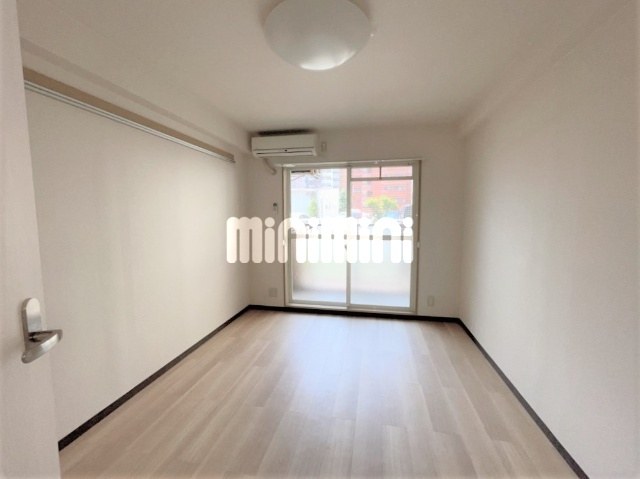 居室・リビング　別部屋です