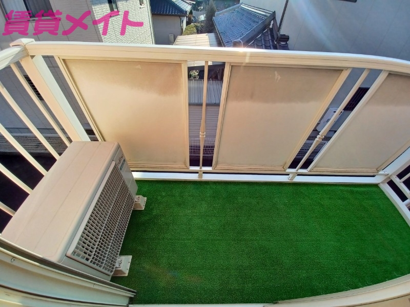 バルコニー　同物件別室反転タイプ画像