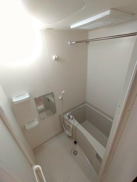 バス・シャワールーム　浴室暖房乾燥機能付き