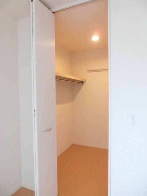 収納　嬉しいウォークインクローゼット