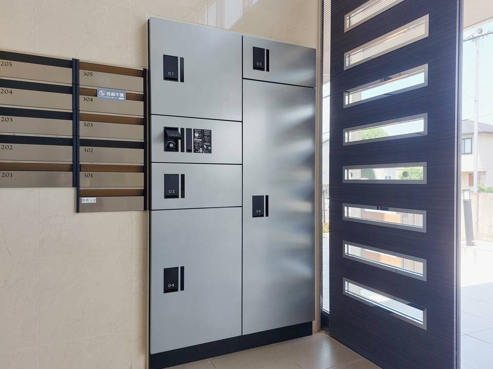 エントランス　宅配ボックス