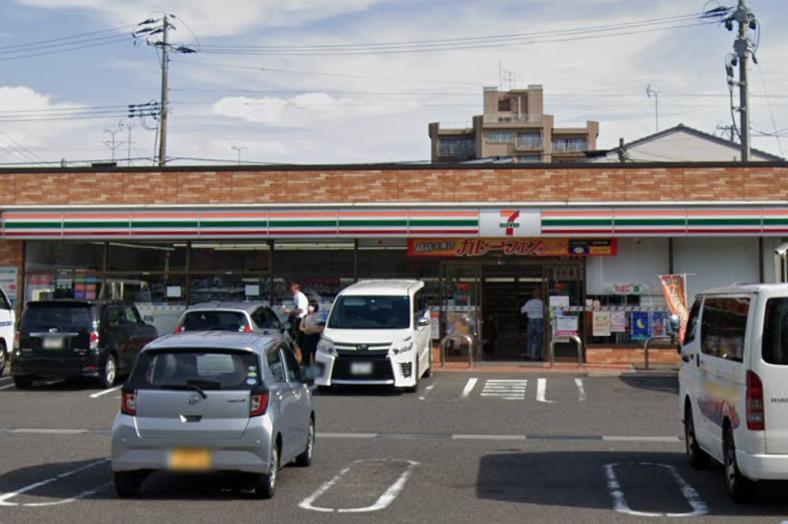 コンビニ　セブンイレブン 新潟信濃町店（コンビニ）まで415m