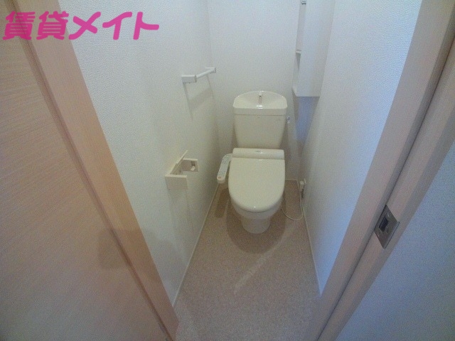 トイレ　同型反転タイプ画像