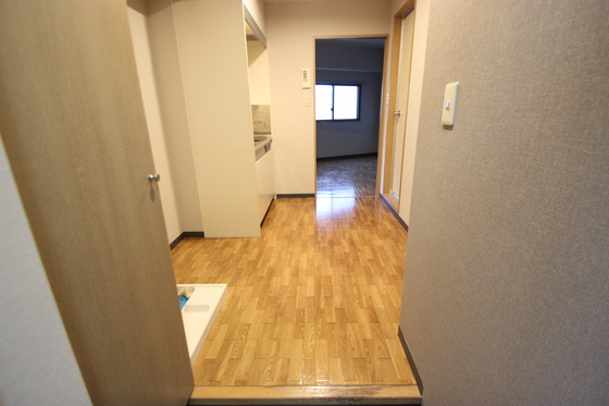 玄関　※別部屋の写真です