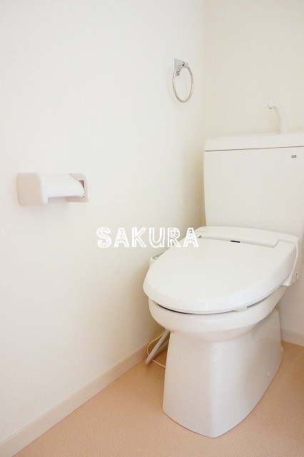 トイレ　嬉しい温水洗浄便座♪