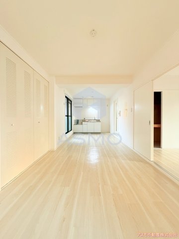 居室・リビング　同マンション別部屋　参考写真