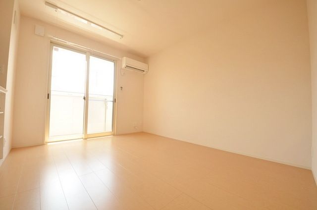 居室・リビング　☆明るいリビング☆