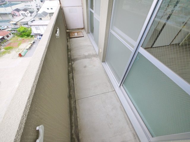 バルコニー　バルコニーからの眺めを楽しみながら食事をしませんか