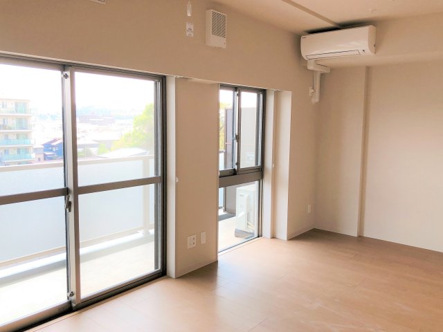 居室・リビング　使いやすい形の為、レイアウトを楽しめます♪