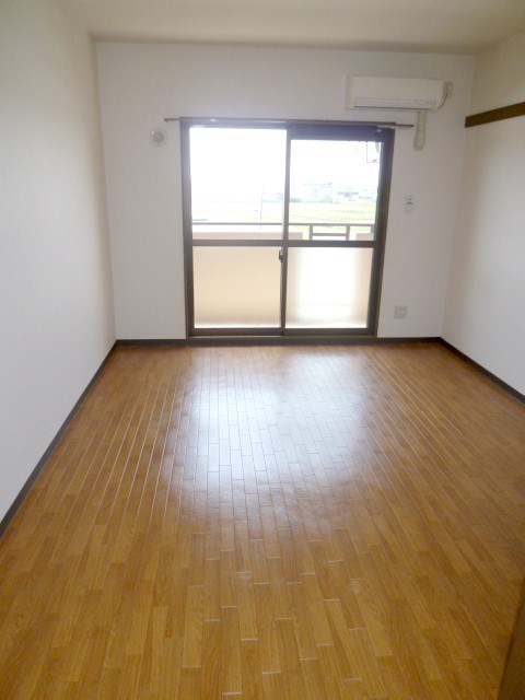 居室・リビング　※現況優先