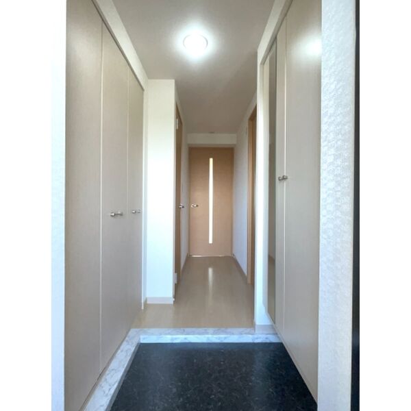 玄関　シューズボックス付きの玄関です☆