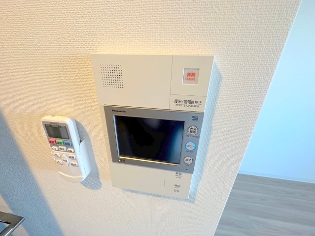 セキュリティ　TVモニターホンで来客が誰か確認してから開けて下さいね