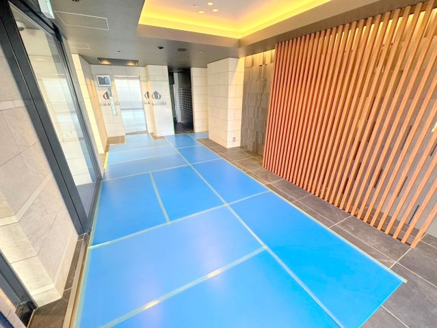 ロビー　オシャレなエントランスは安心のオートロック付きです。