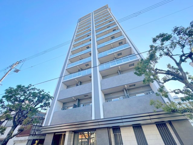 建物外観　存在感のある外観は落ちついた色合いで、堂々としていますね。