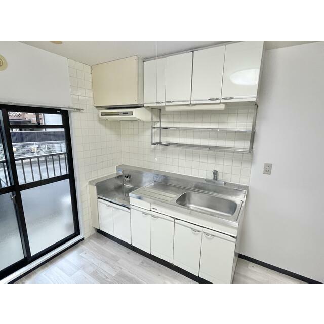 キッチン　反転間取り別室写真