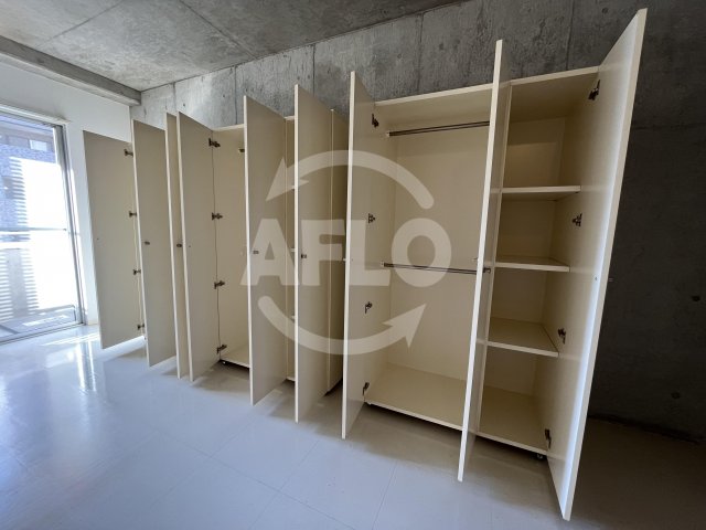 収納　レキシントン・スクエア新町　　可動式クローゼット