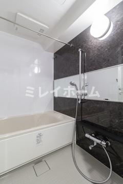 バス・シャワールーム　同建物内、別のお部屋の参考写真になります。