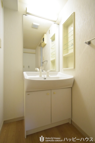 洗面設備　退去前の部屋の為、類似の部屋の写真です。現状を優先とさせて頂