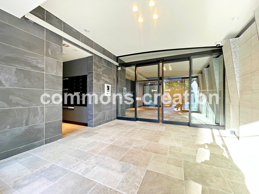 ショッピングセンター　無印良品Found　MUJI青山店（ショッピングセンター）まで898m