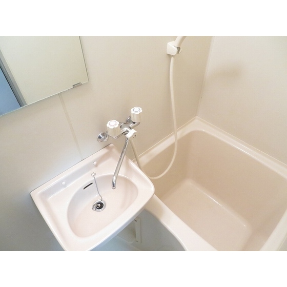 バス・シャワールーム　お風呂です