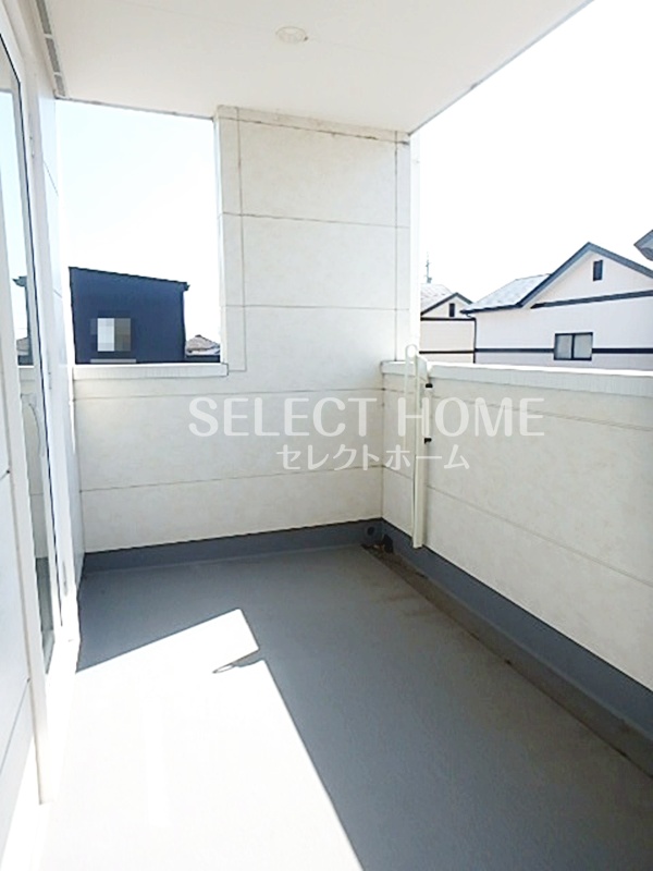 バルコニー　外からの目が気にならないバルコニーで洗濯物が干せます