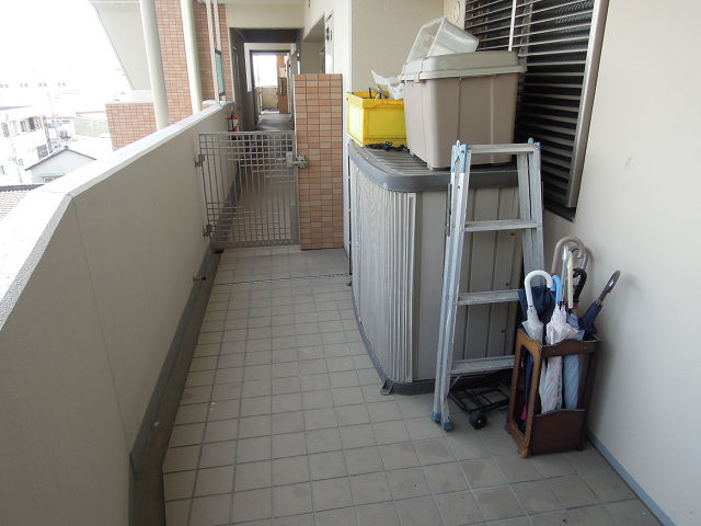 バルコニー　玄関ポーチ