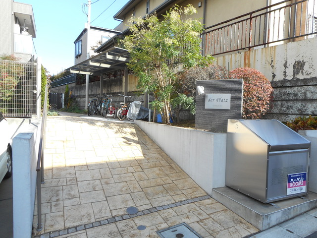 エントランス　綺麗なアプローチ