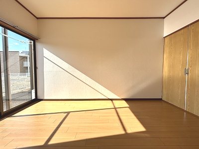 居室・リビング　写真は103号室です（参考）