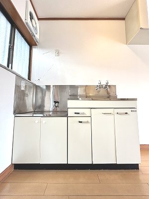 キッチン　写真は103号室です（参考）