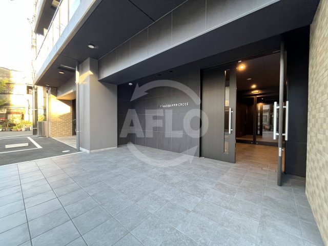エントランス　フォーリアライズ弁天町クロス　エントランス
