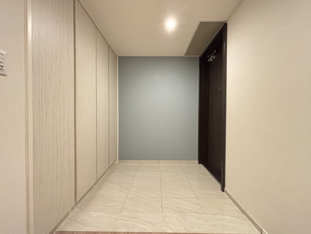 玄関　※別部屋参考写真