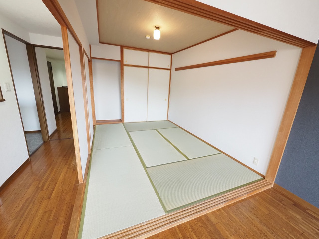 藤和ハイタウン戸坂壱番館の居間写真