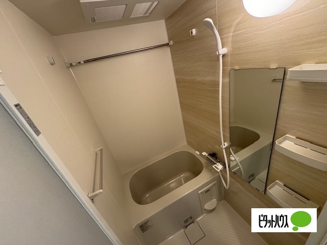バス・シャワールーム　他号室の写真です。
